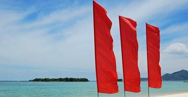 7 czerwonych flag, które ostrzegają, że nie jest dobra