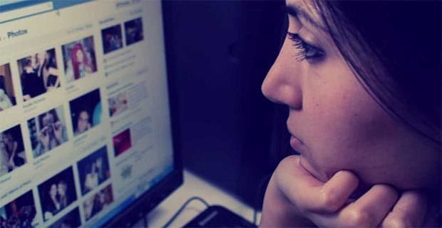 1 na 3 osoby czuje się bardziej niezadowolony z życia po odwiedzeniu Facebooka