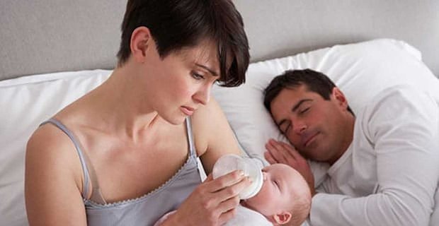 40% młodych mam uważa, że ich partner już nie uważa ich za seksownych