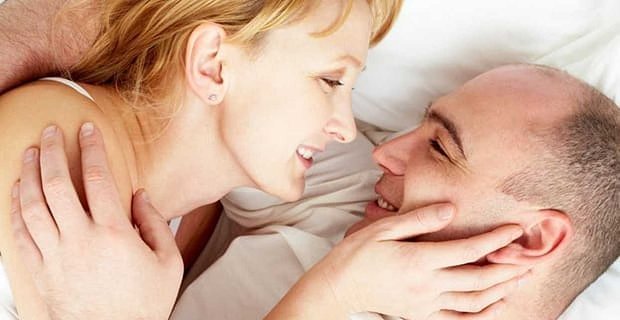 Co starsze kobiety powinny rozważyć przed uzyskaniem intymności?