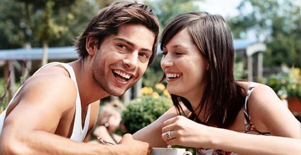 Jak mężczyźni chcą, abyś flirtował