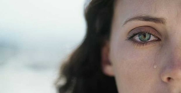 Badanie: łzy kobiet zmniejszają podniecenie seksualne u mężczyzn