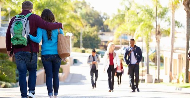 21 Najlepsze aplikacje randkowe College