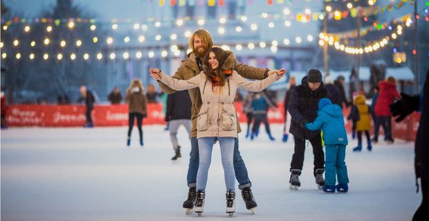 8 pomysłów na bezpieczne jesienne i zimowe randki podczas COVID-19